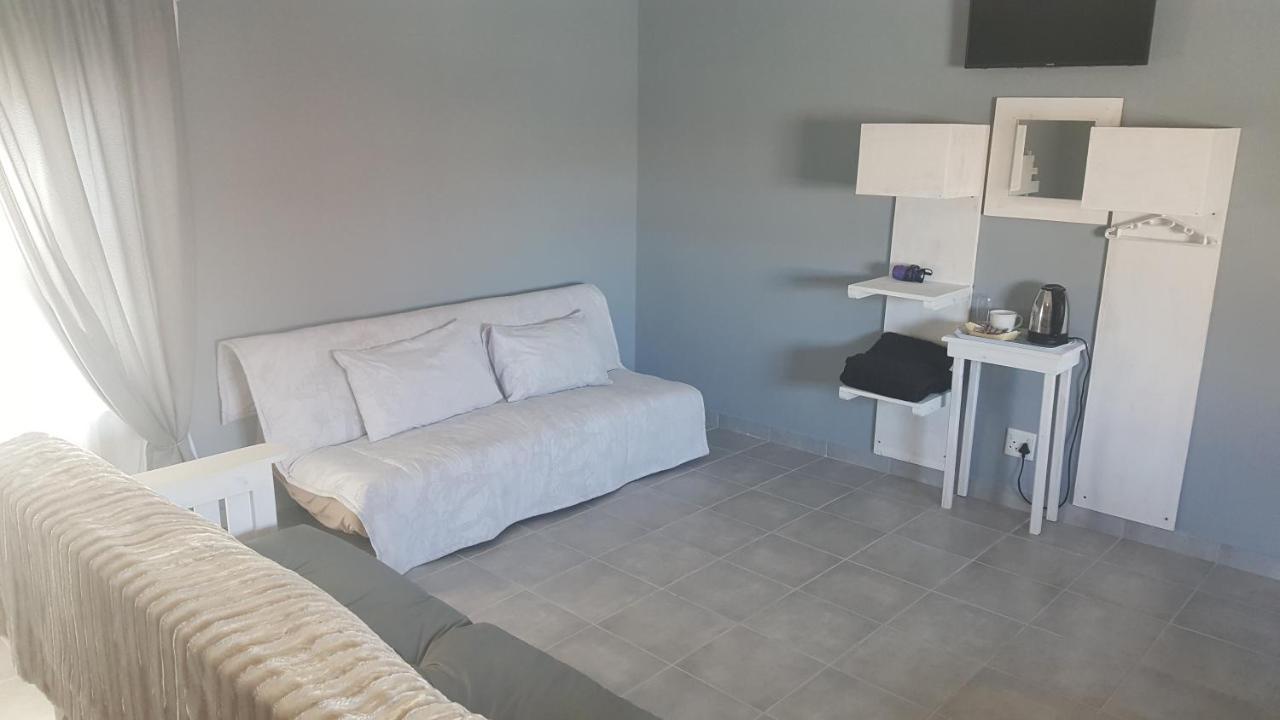 Bella Luna Bed And Breakfast Уолфиш Бей Екстериор снимка